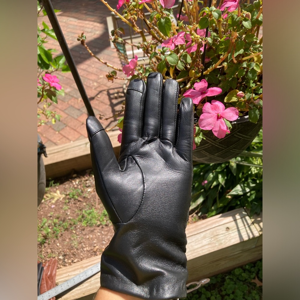 Adrienne Vittadini genuine leather gloves - Picture 2 of 7